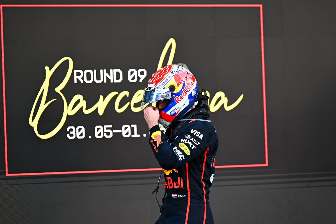 F1: Verstappen finalnie przeprosił Russella po kolizji w Barcelonie