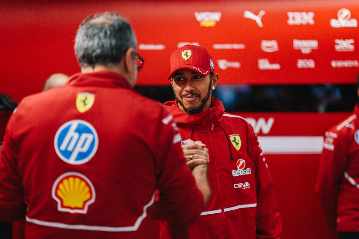 F1: Jak Lewis Hamilton chce uniknąć losu Vettela i Alonso w Ferrari?