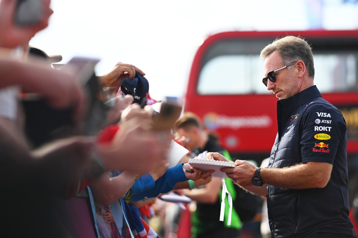 F1: Sprzedaż za kulisami, która mogła pozbawić Hornera jego pozycji